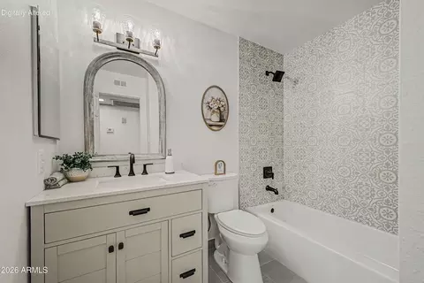 Bath - 2602 E Larkspur Dr, Phoenix, AZ 85032 photo 1 of 3