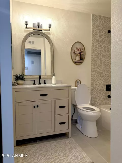 Bath - 2602 E Larkspur Dr, Phoenix, AZ 85032 photo 1 of 3