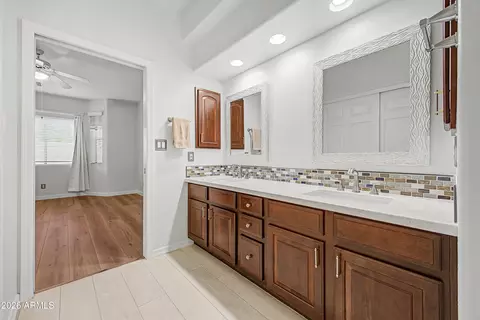 Bath - 4202 E Broadway Rd #52, Mesa, AZ 85206 photo 2 of 4