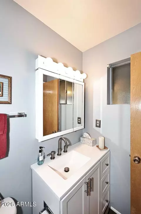 Bath - 5302 E Covina Rd, Mesa, AZ 85205 photo 3 of 3
