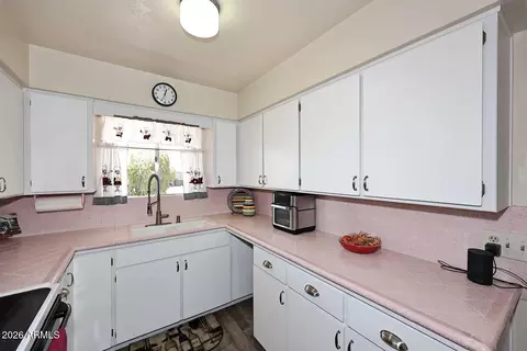 Kitchen - 5302 E Covina Rd, Mesa, AZ 85205 photo 3 of 4