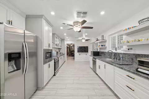 Entry Way - 5738 N 24th St, Phoenix, AZ 85016 photo 1 of 2