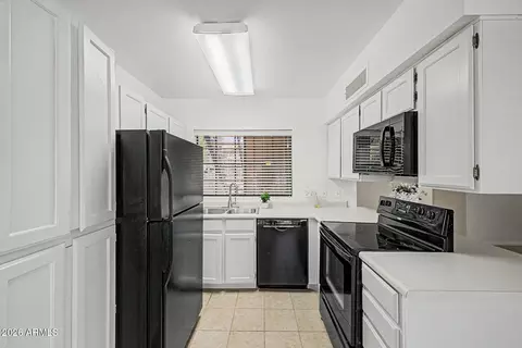 Kitchen - 5230 E Brown Rd #107, Mesa, AZ 85205 photo 2 of 4