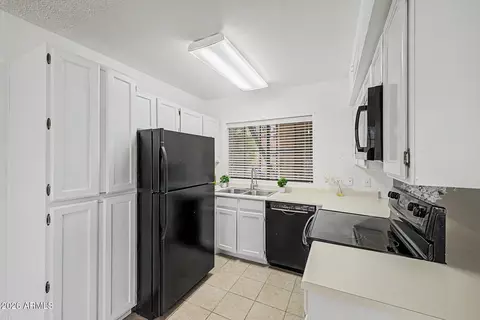 Kitchen - 5230 E Brown Rd #107, Mesa, AZ 85205 photo 3 of 4