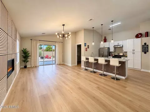 8930 W Custer Ln, Peoria, AZ 85381