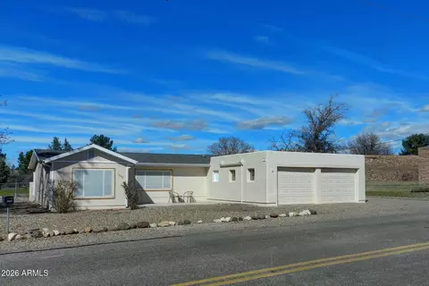 3960 E Lake Shore Dr, Rimrock, AZ 86335