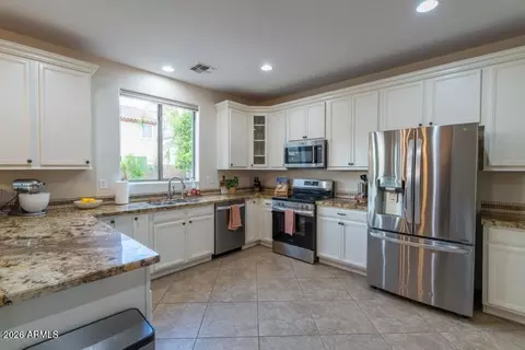 Kitchen - 3538 E Tonto Dr, Gilbert, AZ 85298 photo 2 of 3