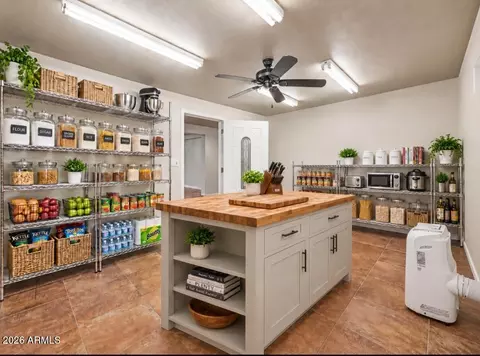 Kitchen - 3301 S Goldfield Rd #1017, Apache Junction, AZ 85119 photo 4 of 4