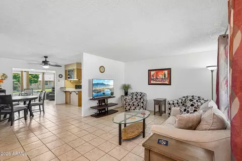 10343 W Prairie Hills Cir, Sun City, AZ 85351