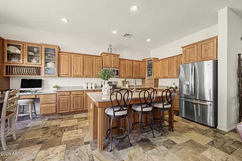 Kitchen - 3018 W Eagle Claw Dr, Phoenix, AZ 85086 photo 4 of 4