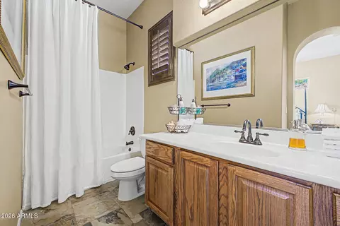Bath - 3018 W Eagle Claw Dr, Phoenix, AZ 85086 photo 1 of 5