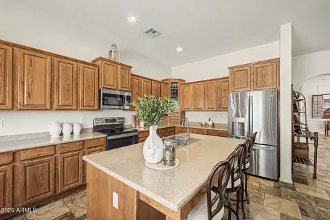 Kitchen - 3018 W Eagle Claw Dr, Phoenix, AZ 85086 photo 3 of 4