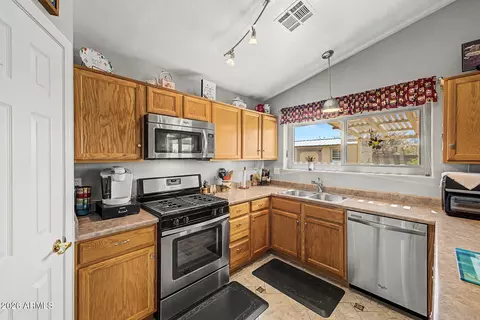 Kitchen - 9255 Ellis St, Mesa, AZ 85207 photo 2 of 3