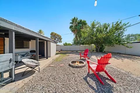 Exterior - 1003 E Bethany Home Rd, Phoenix, AZ 85014 photo 7 of 8