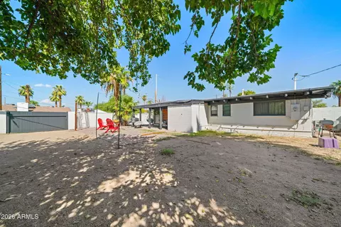 Exterior - 1003 E Bethany Home Rd, Phoenix, AZ 85014 photo 4 of 8