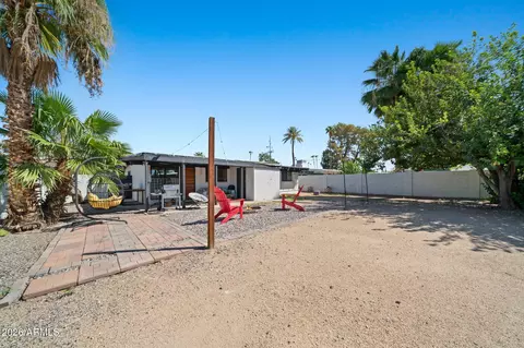 Exterior - 1003 E Bethany Home Rd, Phoenix, AZ 85014 photo 6 of 8