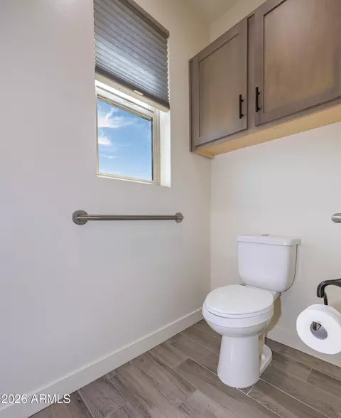 Bath - 6345 E Red Oak Cir, Hereford, AZ 85615 photo 5 of 7