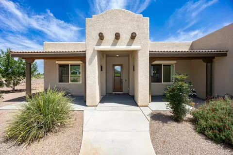Exterior - 6345 E Red Oak Cir, Hereford, AZ 85615 photo 2 of 7