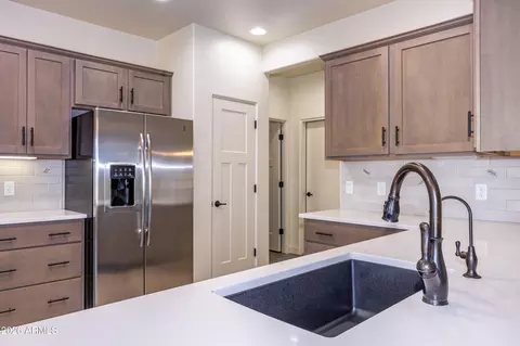Kitchen - 6345 E Red Oak Cir, Hereford, AZ 85615 photo 4 of 5