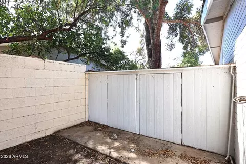 Exterior - 6151 N 9th Ave, Phoenix, AZ 85013 photo 6 of 8