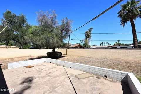Exterior - 6151 N 9th Ave, Phoenix, AZ 85013 photo 4 of 8