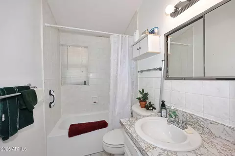 Bath - 6151 N 9th Ave, Phoenix, AZ 85013 photo 1 of 2