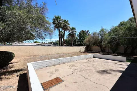 Exterior - 6151 N 9th Ave, Phoenix, AZ 85013 photo 3 of 8
