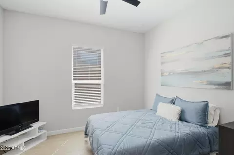 Bedroom - 6035 E Quail Ave, Phoenix, AZ 85054 photo 4 of 5