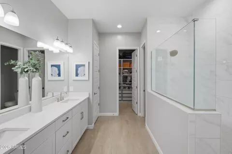 Entry Way - 6035 E Quail Ave, Phoenix, AZ 85054 photo 2 of 2