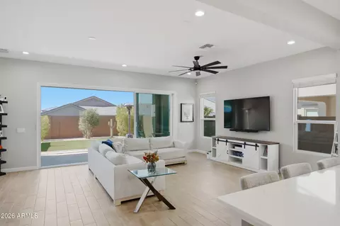 Living - 6035 E Quail Ave, Phoenix, AZ 85054 photo 1 of 1