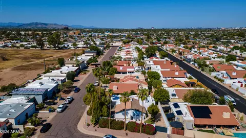 View/Area - 2068 E Cairo Dr, Tempe, AZ 85282 photo 5 of 12