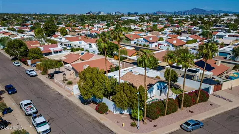 View/Area - 2068 E Cairo Dr, Tempe, AZ 85282 photo 8 of 12