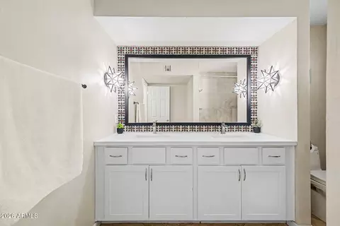 Bath - 2068 E Cairo Dr, Tempe, AZ 85282 photo 3 of 4