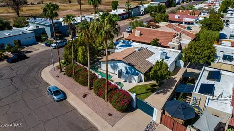 View/Area - 2068 E Cairo Dr, Tempe, AZ 85282 photo 3 of 12