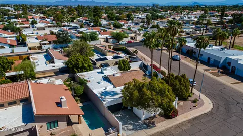 View/Area - 2068 E Cairo Dr, Tempe, AZ 85282 photo 6 of 12