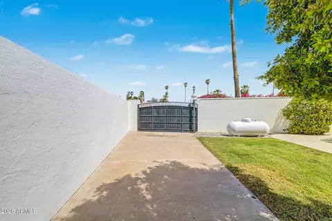 Exterior - 2068 E Cairo Dr, Tempe, AZ 85282 photo 9 of 11