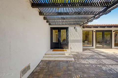 Exterior - 2068 E Cairo Dr, Tempe, AZ 85282 photo 4 of 11