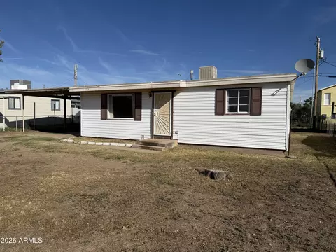 123 E Apache St, Huachuca City, AZ 85616