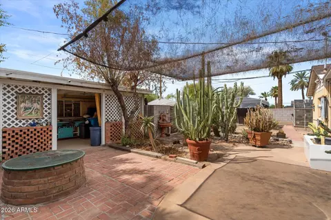 Exterior - 1833 E Roma Ave, Phoenix, AZ 85016 photo 6 of 7