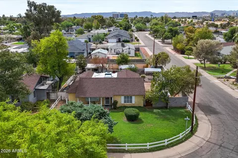 View/Area - 1833 E Roma Ave, Phoenix, AZ 85016 photo 1 of 5