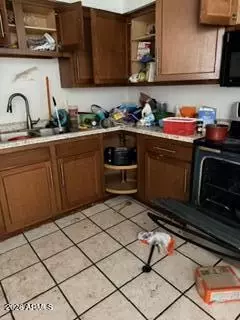 Kitchen - 3307 N 59th Ave, Phoenix, AZ 85033 photo 3 of 3