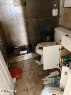 Bath - 3307 N 59th Ave, Phoenix, AZ 85033 photo 1 of 1