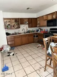 Kitchen - 3307 N 59th Ave, Phoenix, AZ 85033 photo 1 of 3
