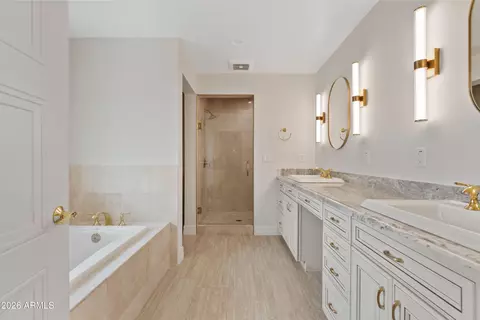 Bath - 4010 E Coolidge St, Phoenix, AZ 85018 photo 1 of 5