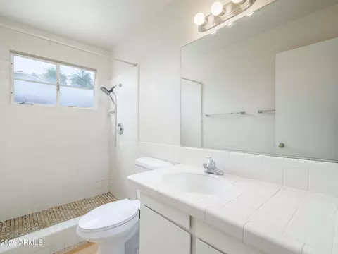 Bath - 1203 W Orange Dr, Phoenix, AZ 85013 photo 1 of 2