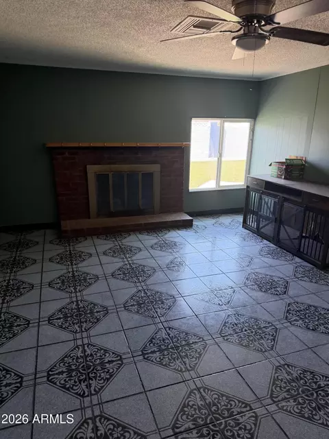 6952 W Wolf St, Phoenix, AZ 85033 photo 3