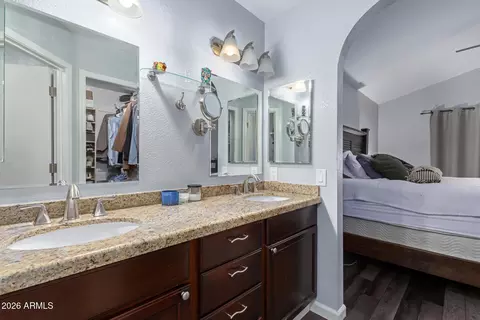 Bath - 4112 E Tanglewood Dr, Phoenix, AZ 85048 photo 2 of 4