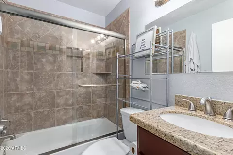 Bath - 4112 E Tanglewood Dr, Phoenix, AZ 85048 photo 4 of 4