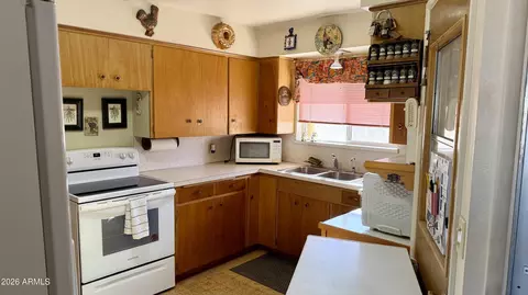 Kitchen - 650 S Cornwall Dr, Apache Junction, AZ 85120 photo 1 of 3