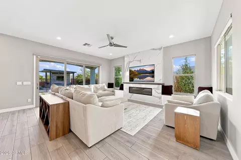 Living - 3409 E Cashman Dr, Phoenix, AZ 85050 photo 2 of 4